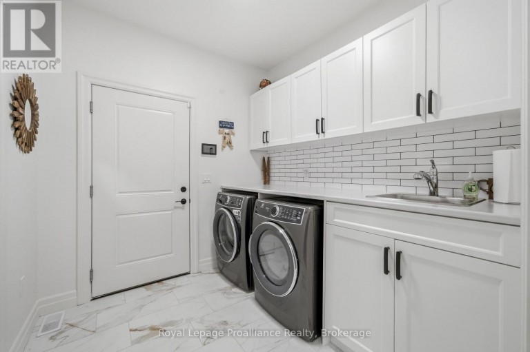 48 DEERVIEW DRIVE, Quinte West (Murray Ward), Ontario, K8V0L8