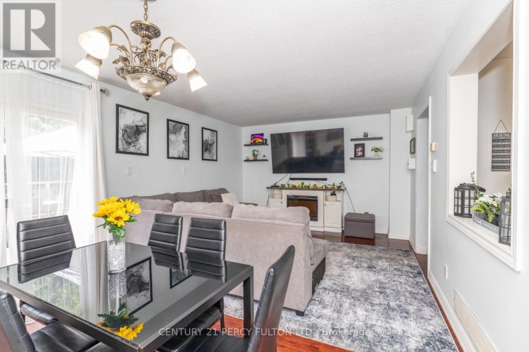 557 COBBLEHILL DRIVE, Oshawa (Pinecrest), Ontario, L1K1Y6