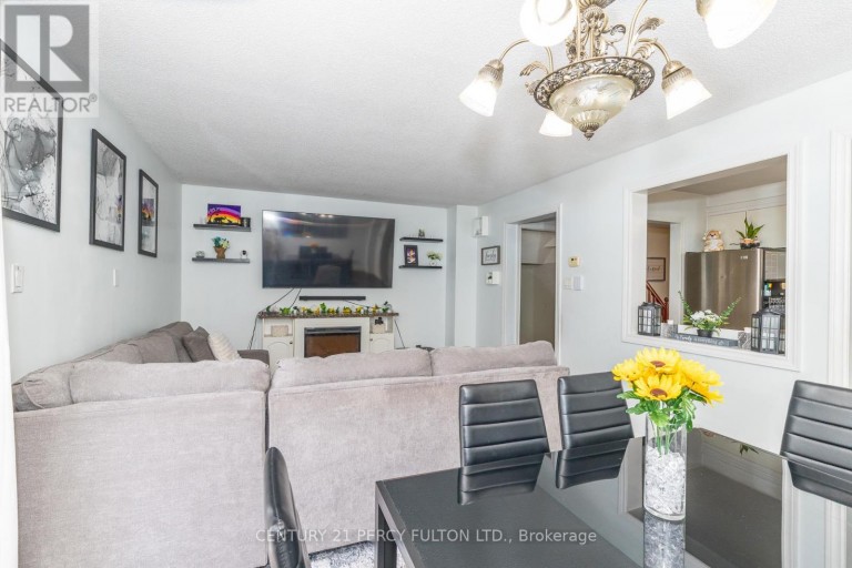 557 COBBLEHILL DRIVE, Oshawa (Pinecrest), Ontario, L1K1Y6