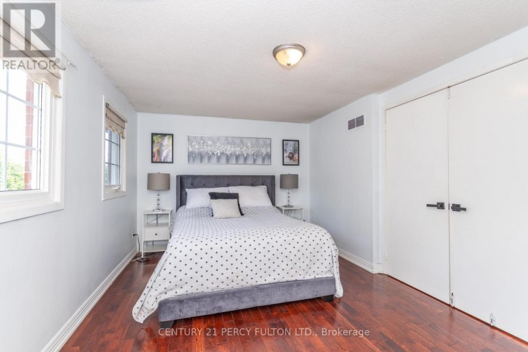 557 COBBLEHILL DRIVE, Oshawa (Pinecrest), Ontario, L1K1Y6