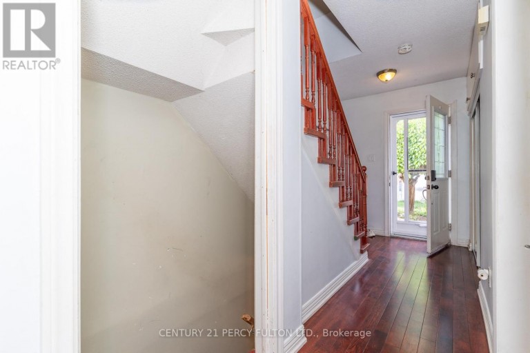 557 COBBLEHILL DRIVE, Oshawa (Pinecrest), Ontario, L1K1Y6