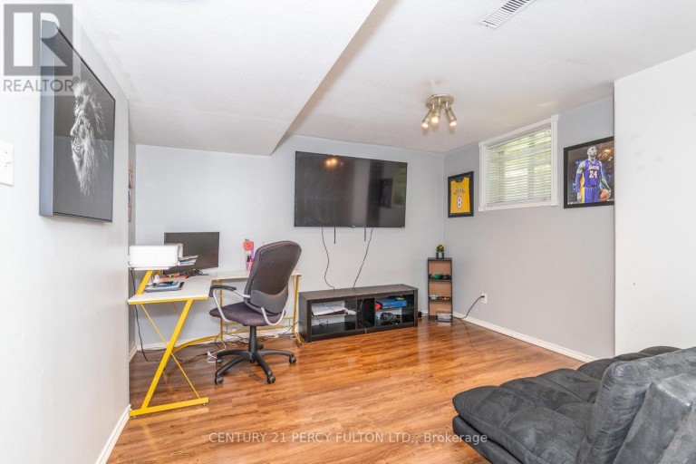 557 COBBLEHILL DRIVE, Oshawa (Pinecrest), Ontario, L1K1Y6