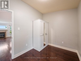 28 HARWOOD DRIVE Barrie (Painswick North) Ontario photo 17