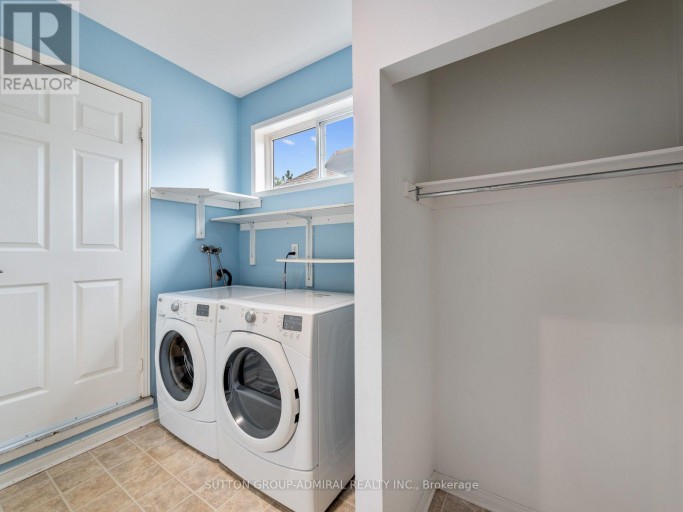28 HARWOOD DRIVE, Barrie (Painswick North), Ontario, L4N7B9