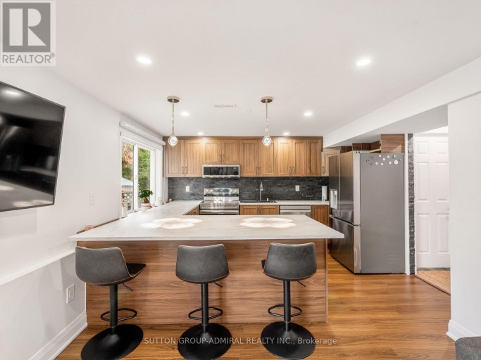 28 HARWOOD DRIVE, Barrie (Painswick North), Ontario, L4N7B9