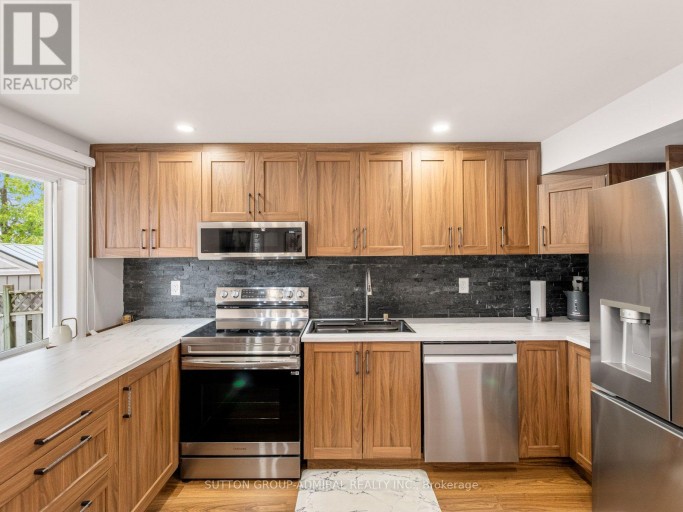 28 HARWOOD DRIVE, Barrie (Painswick North), Ontario, L4N7B9