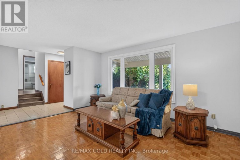 18 ESPLANADE ROAD, Brampton (Southgate), Ontario, L6T2C7