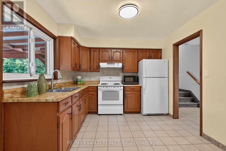 18 ESPLANADE ROAD, Brampton (Southgate), Ontario, L6T2C7