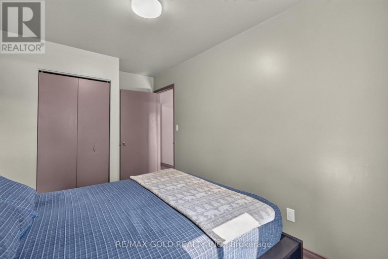 18 ESPLANADE ROAD, Brampton (Southgate), Ontario, L6T2C7