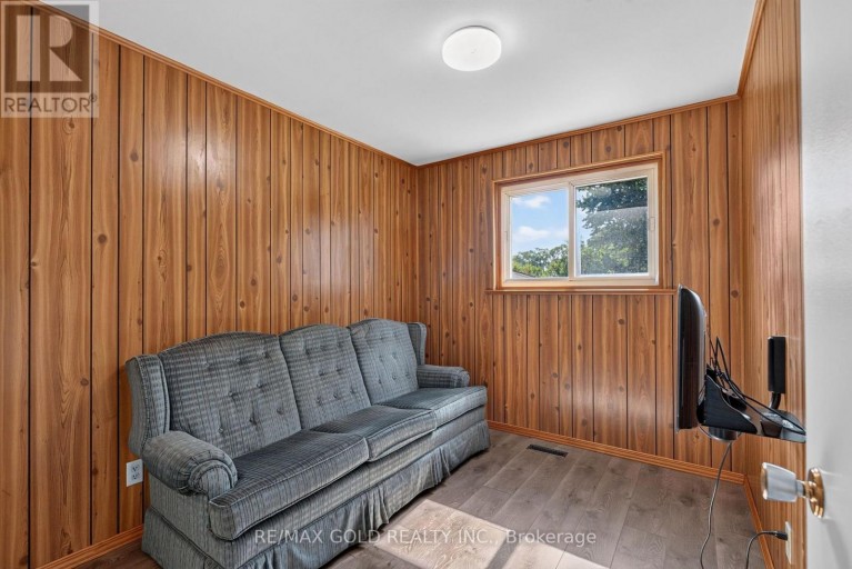 18 ESPLANADE ROAD, Brampton (Southgate), Ontario, L6T2C7