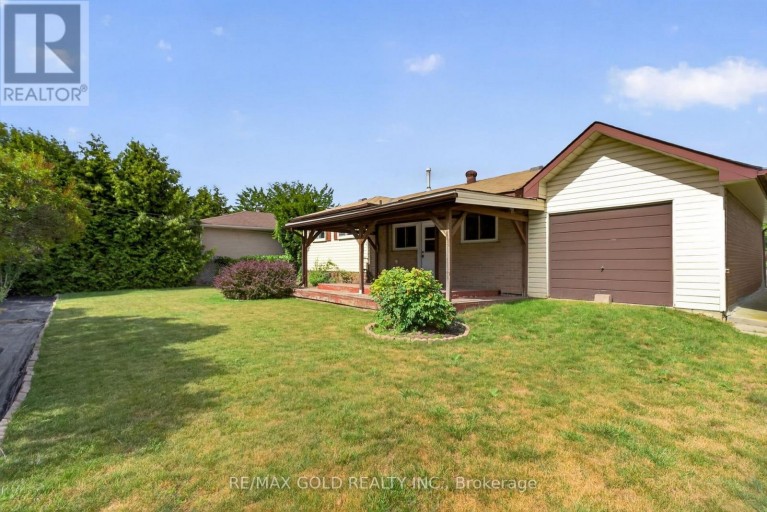 18 ESPLANADE ROAD, Brampton (Southgate), Ontario, L6T2C7