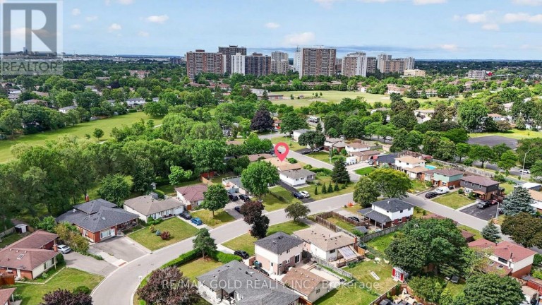 18 ESPLANADE ROAD, Brampton (Southgate), Ontario, L6T2C7
