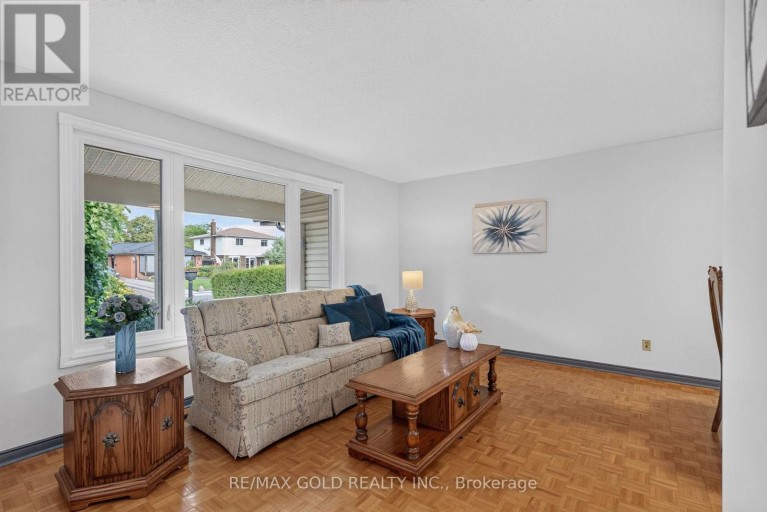 18 ESPLANADE ROAD, Brampton (Southgate), Ontario, L6T2C7