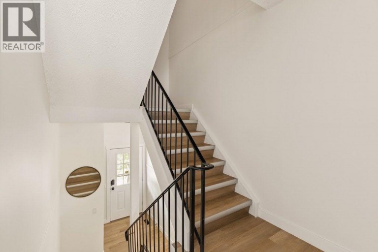 9, 5019 46 Avenue SW, Calgary, Alberta, T3E6R1