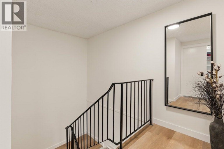 9, 5019 46 Avenue SW, Calgary, Alberta, T3E6R1