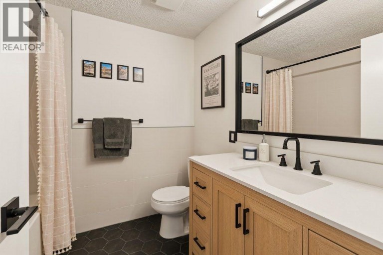 9, 5019 46 Avenue SW, Calgary, Alberta, T3E6R1