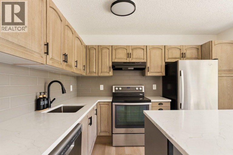 9, 5019 46 Avenue SW, Calgary, Alberta, T3E6R1