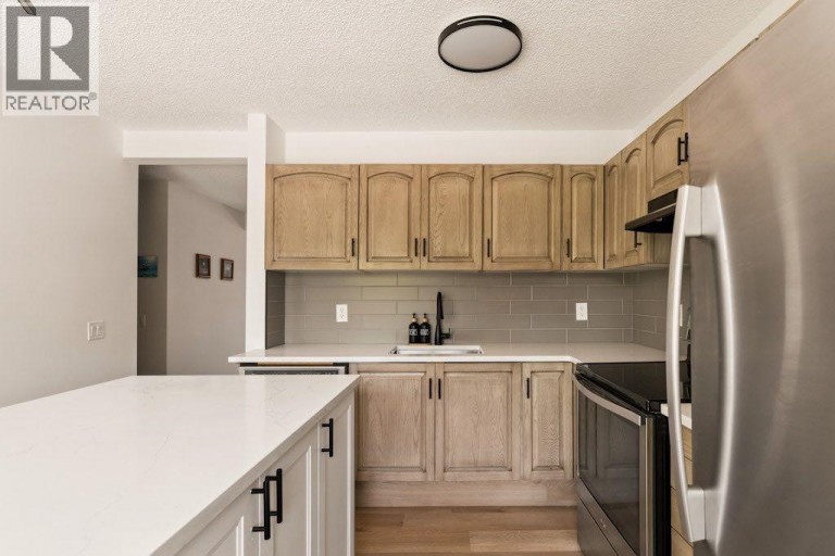 9, 5019 46 Avenue SW, Calgary, Alberta, T3E6R1