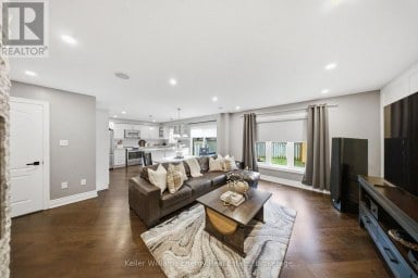 8 HOLLIMAN LANE Ajax (South East) Ontario photo 12