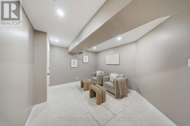 8 HOLLIMAN LANE, Ajax (South East), Ontario, L1Z1K6