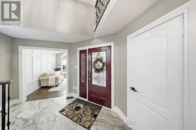 8 HOLLIMAN LANE Ajax (South East) Ontario photo 4