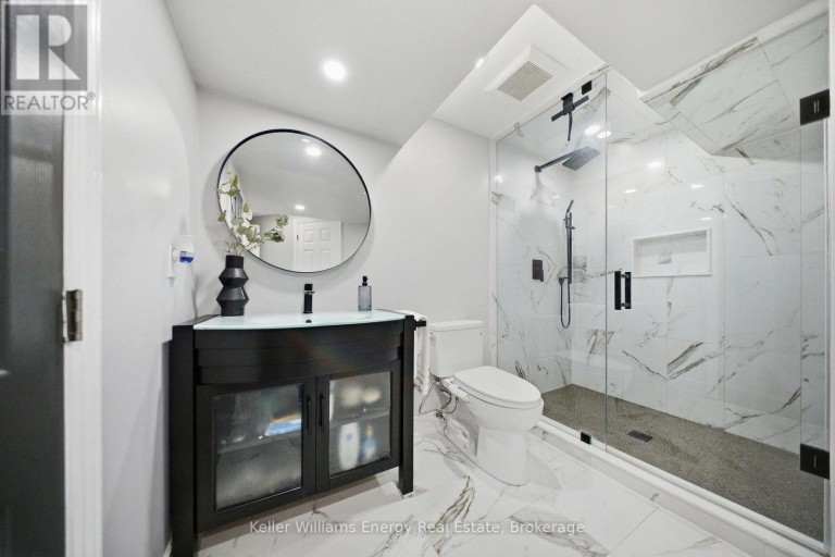 8 HOLLIMAN LANE, Ajax (South East), Ontario, L1Z1K6