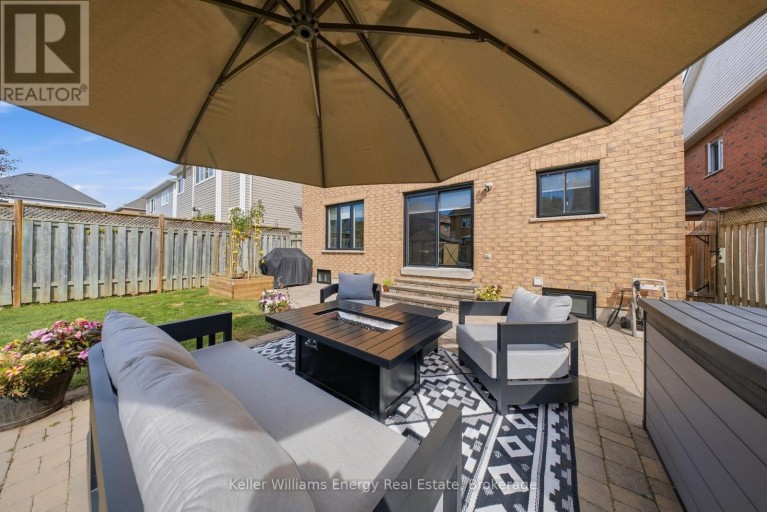 8 HOLLIMAN LANE, Ajax (South East), Ontario, L1Z1K6