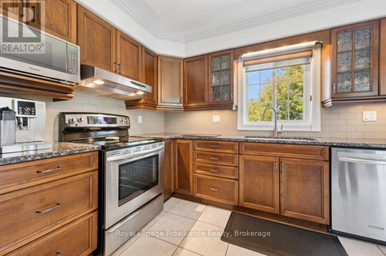 128 MAPLE DRIVE, Belleville (Belleville Ward), Ontario, K8P2R2