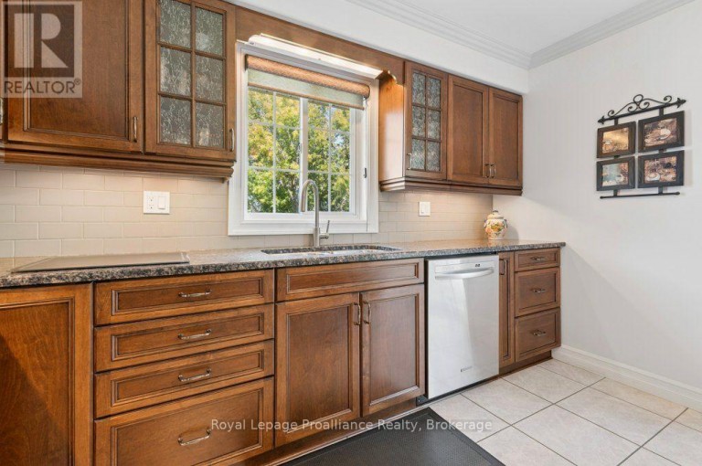 128 MAPLE DRIVE, Belleville (Belleville Ward), Ontario, K8P2R2