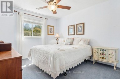 128 MAPLE DRIVE Belleville (Belleville Ward) Ontario photo 19
