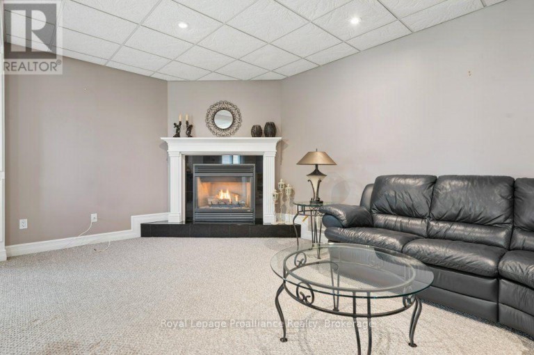 128 MAPLE DRIVE, Belleville (Belleville Ward), Ontario, K8P2R2