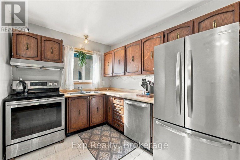 804 SHERBROOKE STREET, Peterborough (Monaghan Ward 2), Ontario, K9J2R1