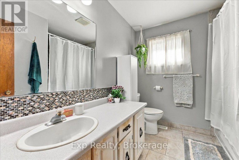 804 SHERBROOKE STREET, Peterborough (Monaghan Ward 2), Ontario, K9J2R1