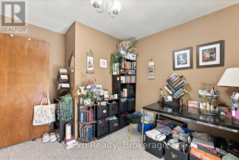 804 SHERBROOKE STREET, Peterborough (Monaghan Ward 2), Ontario, K9J2R1