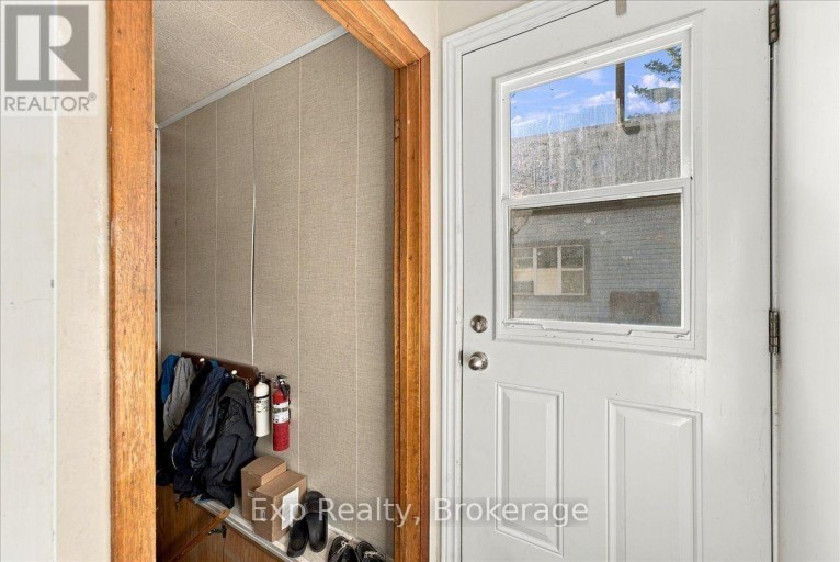 804 SHERBROOKE STREET, Peterborough (Monaghan Ward 2), Ontario, K9J2R1