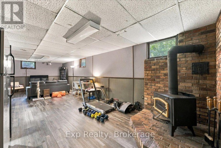 804 SHERBROOKE STREET, Peterborough (Monaghan Ward 2), Ontario, K9J2R1