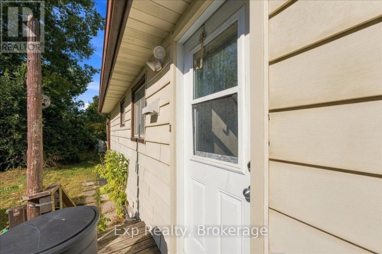 804 SHERBROOKE STREET, Peterborough (Monaghan Ward 2), Ontario, K9J2R1