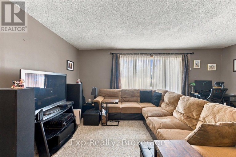 804 SHERBROOKE STREET, Peterborough (Monaghan Ward 2), Ontario, K9J2R1