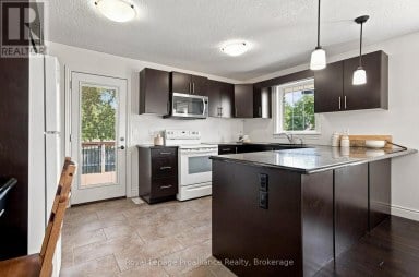 63 FREEDOM CRESCENT Quinte West (Sidney Ward) Ontario photo 18