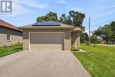 63 FREEDOM CRESCENT Quinte West (Sidney Ward) Ontario photo 3