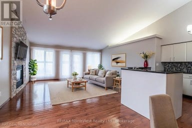336 1/2 - 336-336 1/2 SECOND AVENUE EAST AVENUE S Kenora (Lakeside) Ontario photo 10