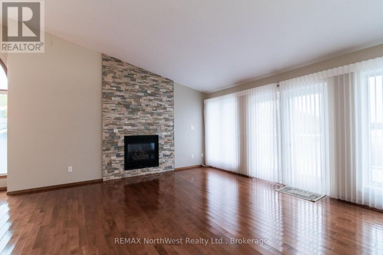 336 1/2 - 336-336 1/2 SECOND AVENUE EAST AVENUE S, Kenora (Lakeside), Ontario, P9N4G9