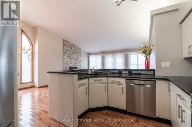 336 1/2 - 336-336 1/2 SECOND AVENUE EAST AVENUE S Kenora (Lakeside) Ontario photo 13