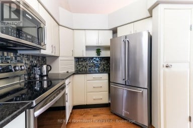 336 1/2 - 336-336 1/2 SECOND AVENUE EAST AVENUE S Kenora (Lakeside) Ontario photo 14