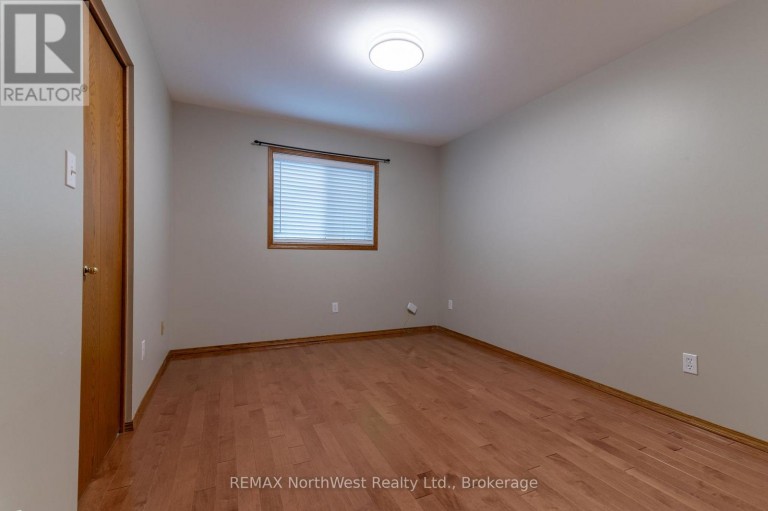 336 1/2 - 336-336 1/2 SECOND AVENUE EAST AVENUE S, Kenora (Lakeside), Ontario, P9N4G9