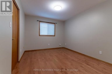336 1/2 - 336-336 1/2 SECOND AVENUE EAST AVENUE S Kenora (Lakeside) Ontario photo 23