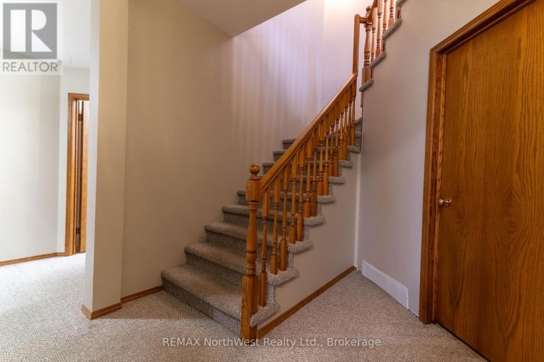 336 1/2 - 336-336 1/2 SECOND AVENUE EAST AVENUE S, Kenora (Lakeside), Ontario, P9N4G9
