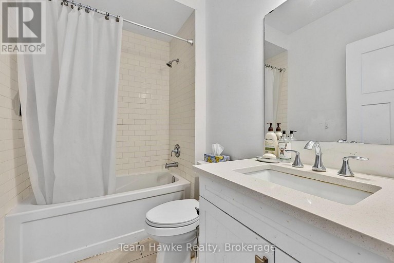 1 SAMANTHA LANE, Midland, Ontario, L4R0H4
