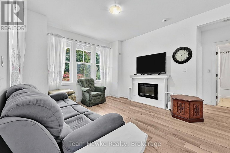 1 SAMANTHA LANE, Midland, Ontario, L4R0H4