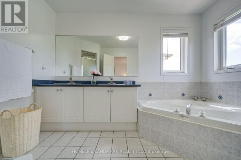 65 SHEPTON WAY, Toronto (Steeles), Ontario, M1V5N4